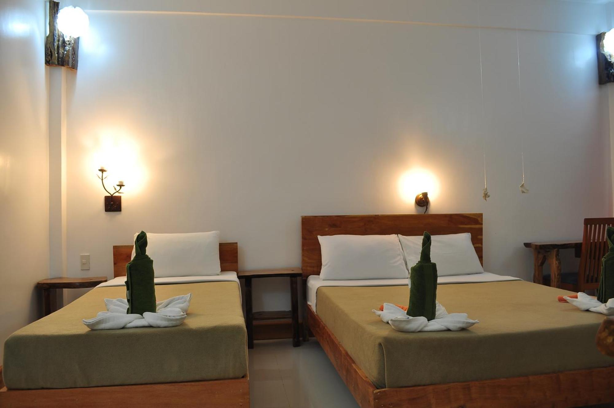 Cocoloco Beach Resort Manoc-Manoc Bilik gambar