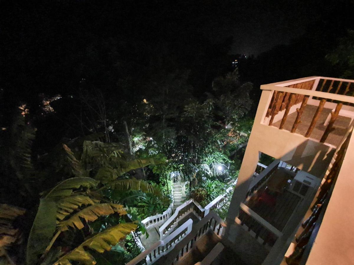 Cocoloco Beach Resort Manoc-Manoc Luaran gambar